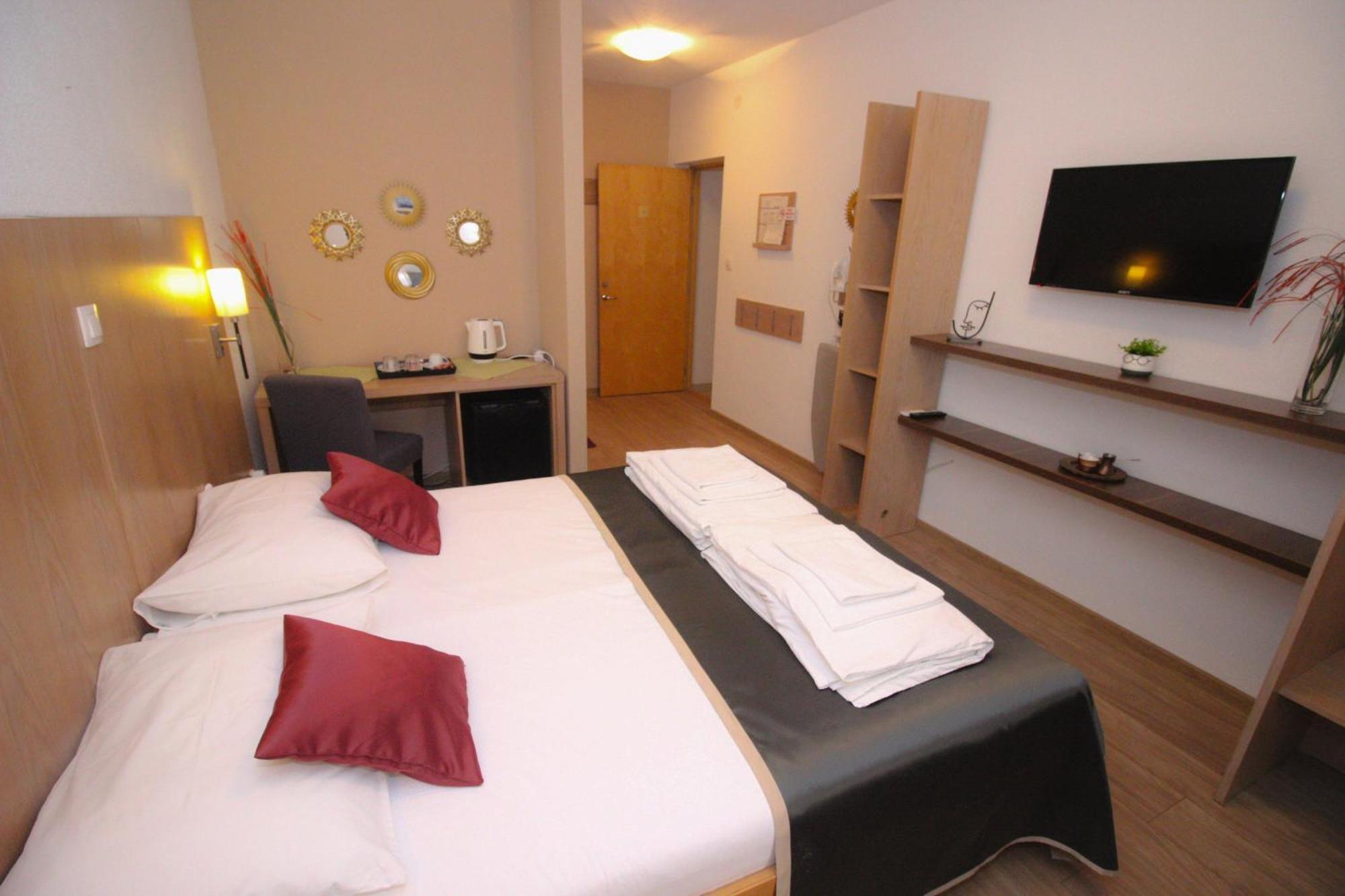 Villa Deny Mostar - With Free Parking מראה חיצוני תמונה