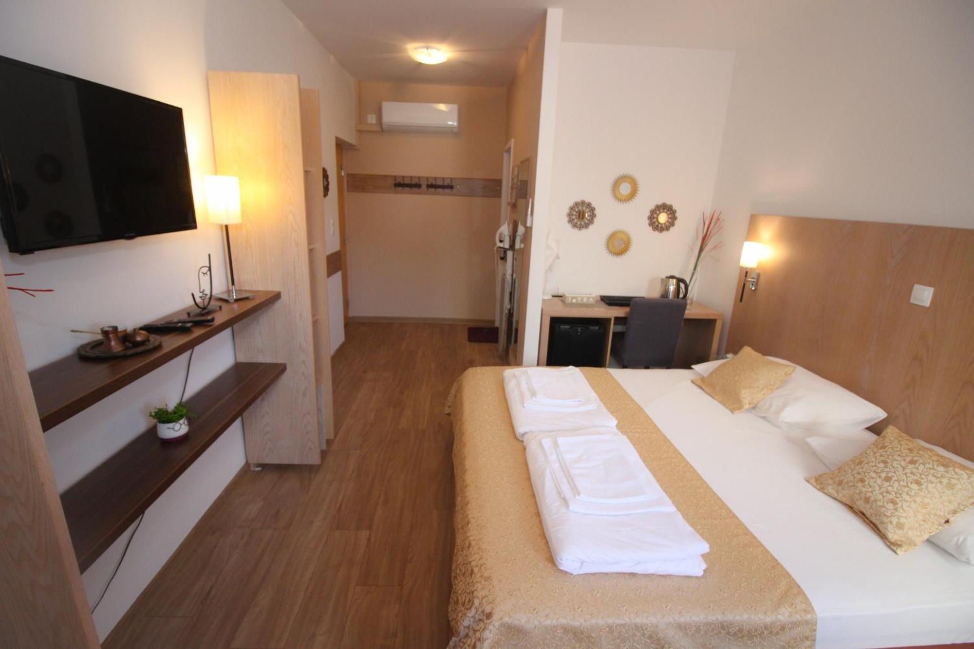 Villa Deny Mostar - With Free Parking מראה חיצוני תמונה