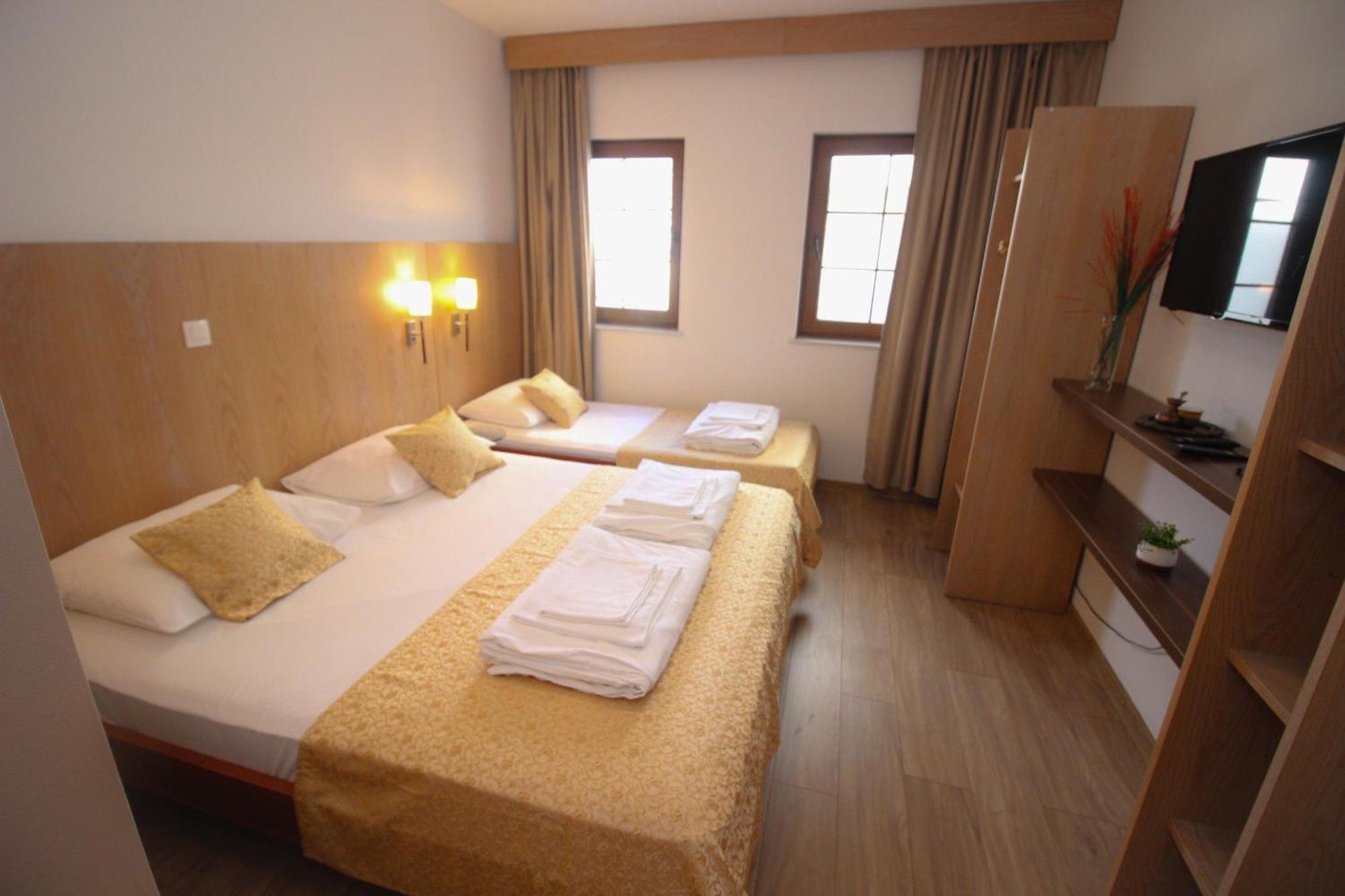 Villa Deny Mostar - With Free Parking מראה חיצוני תמונה