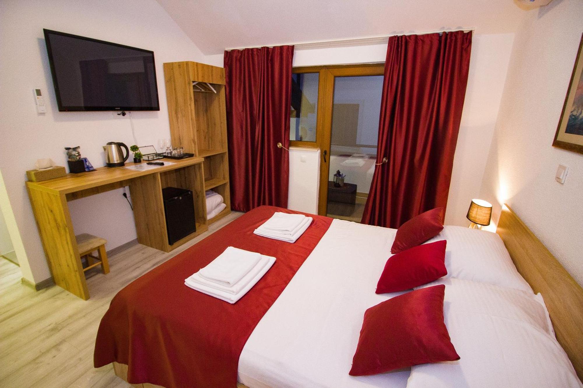 Villa Deny Mostar - With Free Parking מראה חיצוני תמונה