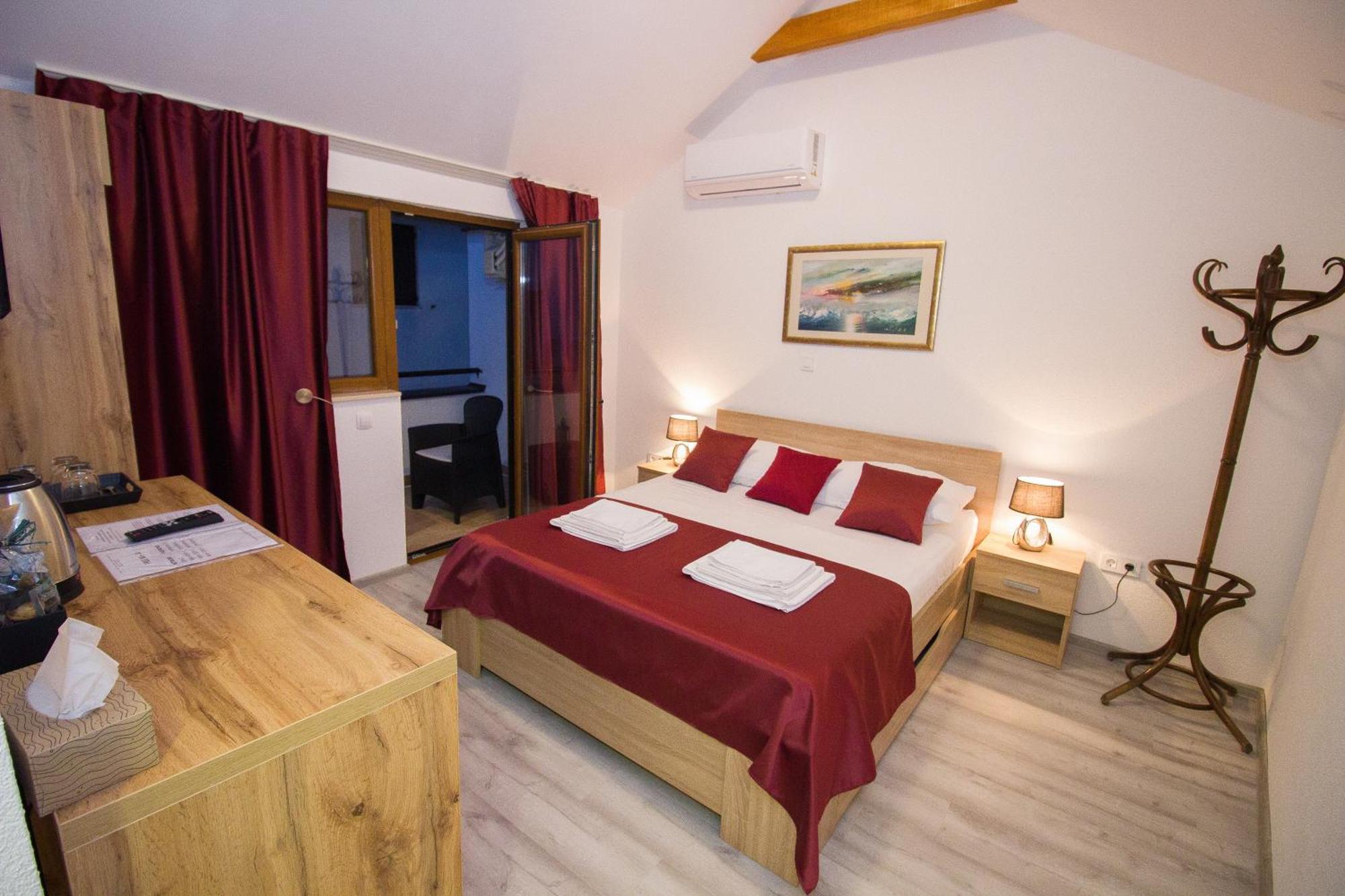 Villa Deny Mostar - With Free Parking מראה חיצוני תמונה